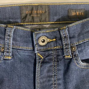 Mens Outpost Makers jeans size 30x34 in great pre owned condition.